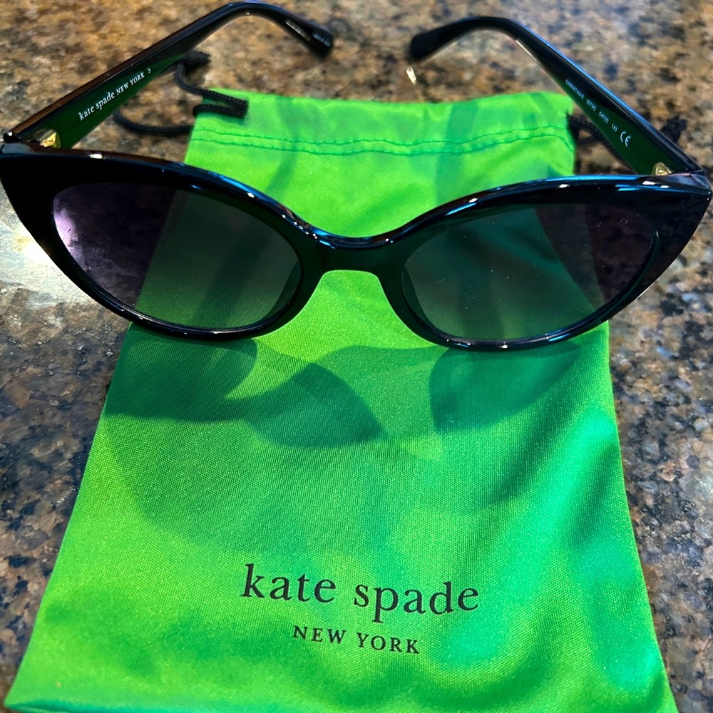Kate Spade Samantha/s sunglasses 8079O in EUC